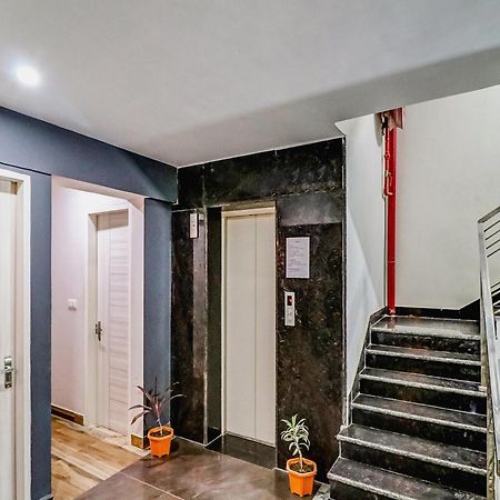 Townhouse Skylight Near Medanta Hospital Hotel Гургаон Екстериор снимка