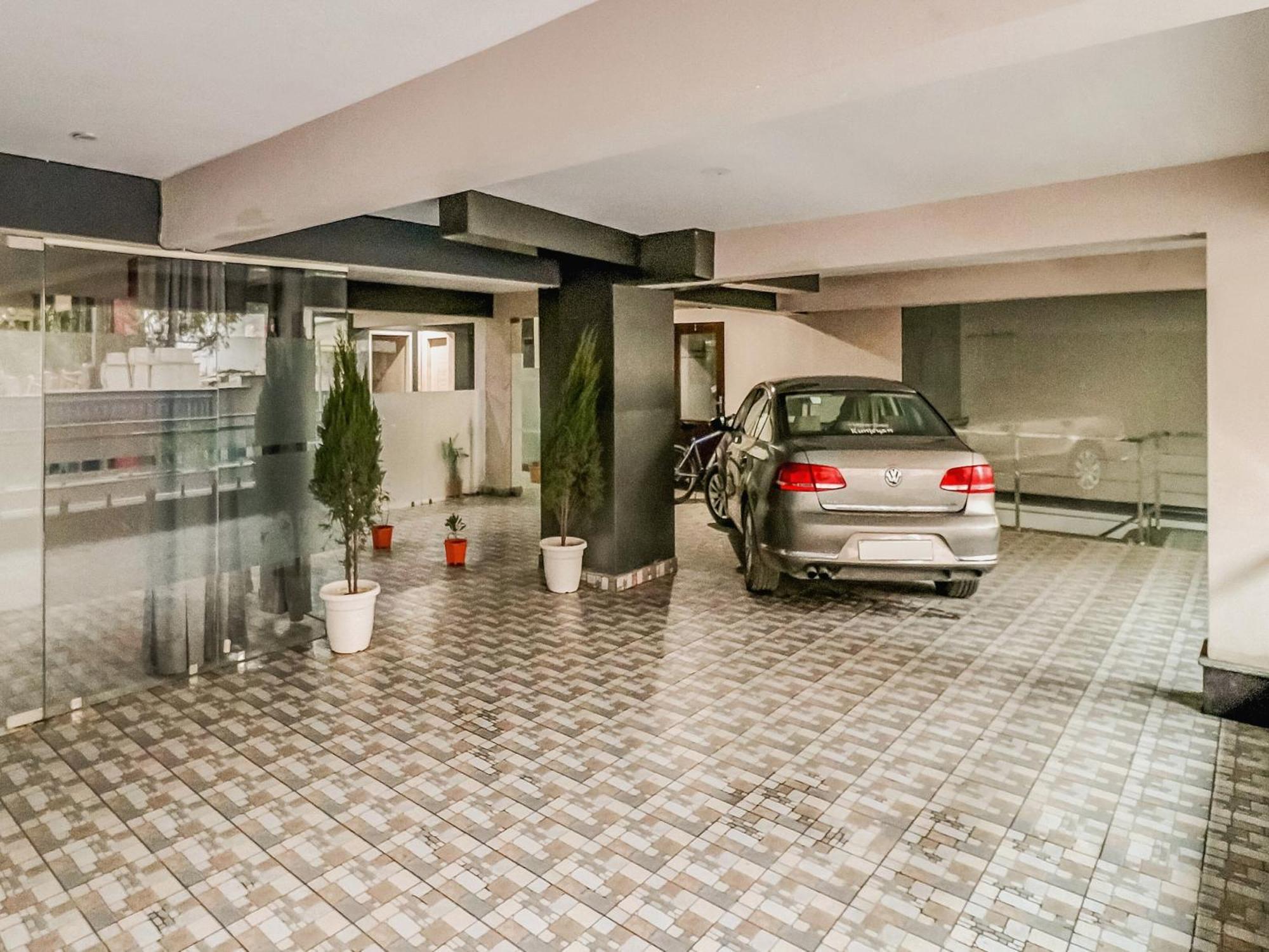 Townhouse Skylight Near Medanta Hospital Hotel Гургаон Екстериор снимка