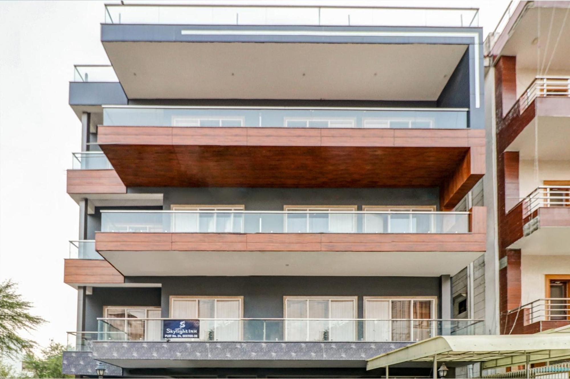 Townhouse Skylight Near Medanta Hospital Hotel Гургаон Екстериор снимка