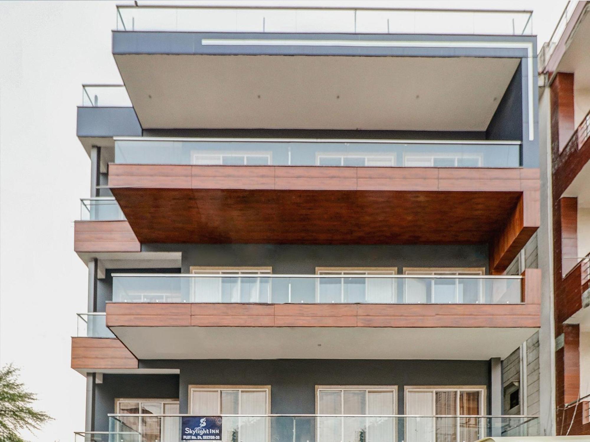 Townhouse Skylight Near Medanta Hospital Hotel Гургаон Екстериор снимка